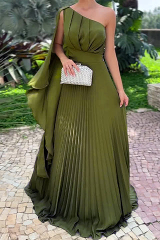 Robes de soirée élégantes à plis plats, ourlet fin et col oblique plissé 