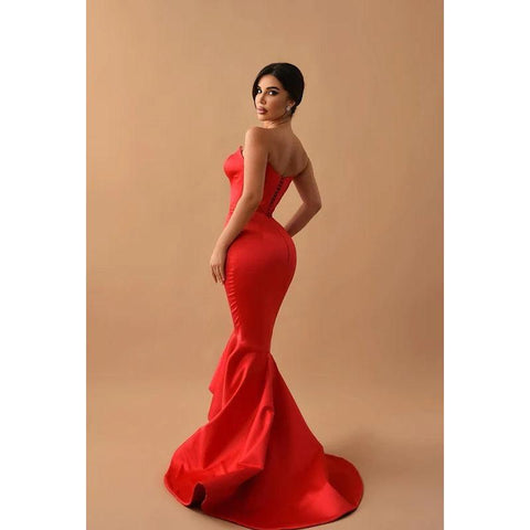 Vestido de noche largo de sirena de satén sin mangas y escote corazón