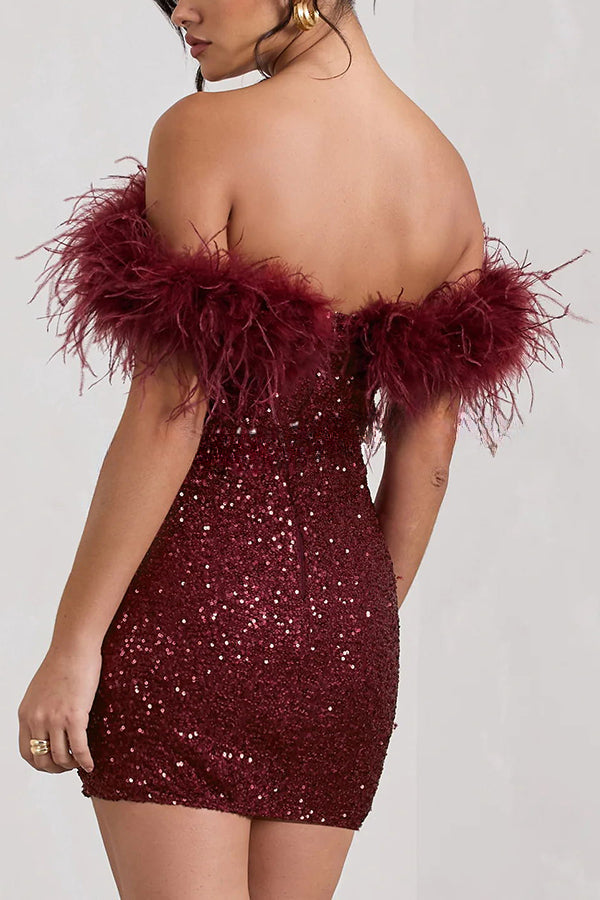 Robe moulante mini à sequins et plumes « It's Show Biz » 