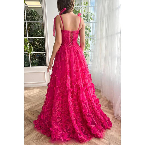 Robe de soirée longue trapèze en tulle avec encolure carrée et appliques en dentelle et fente