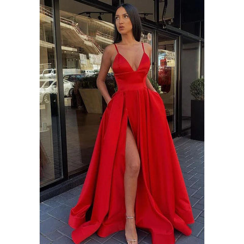 Robe de soirée longue en satin à bretelles spaghetti et col en V