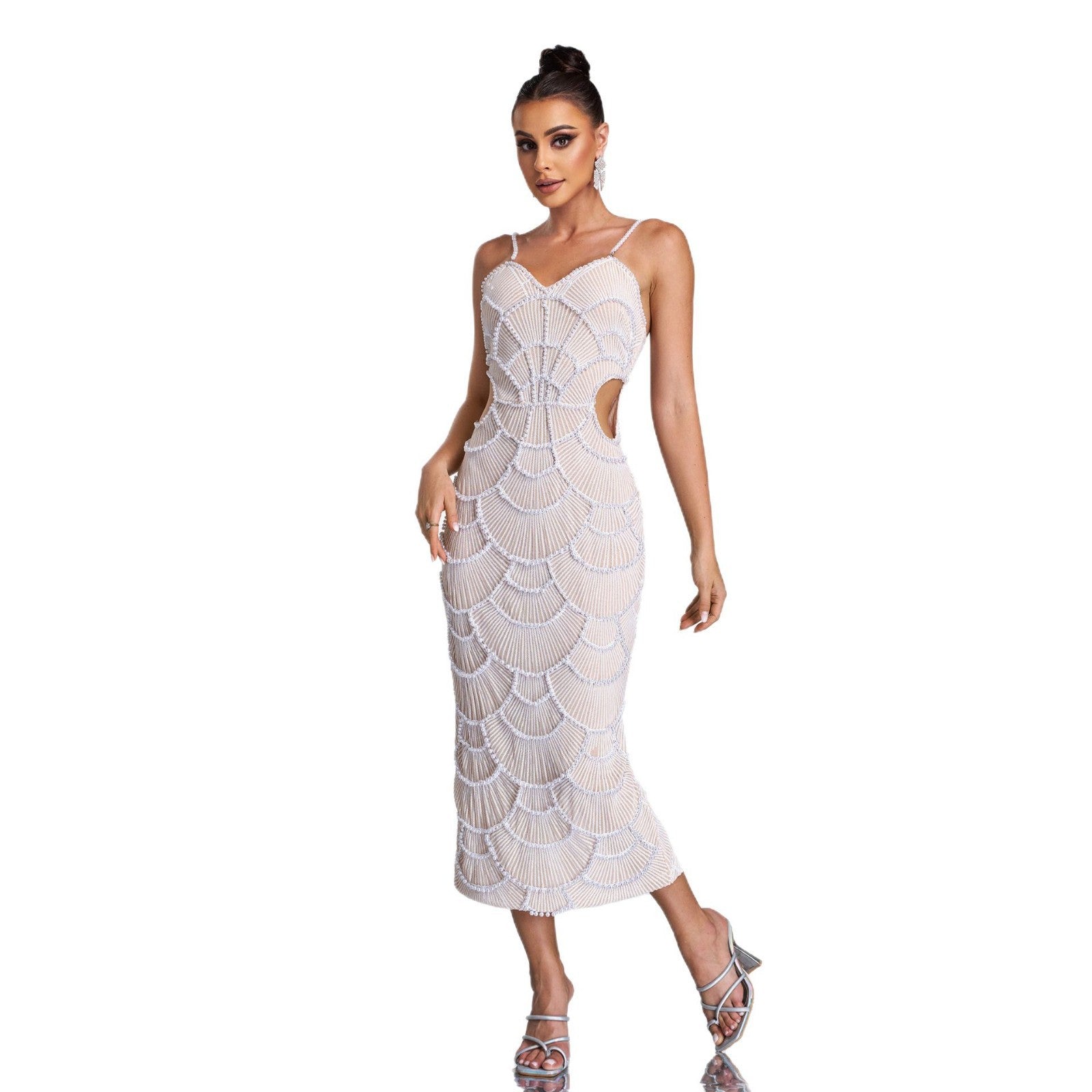 Vestido de noche glamuroso con lentejuelas y escote en V con abertura – 