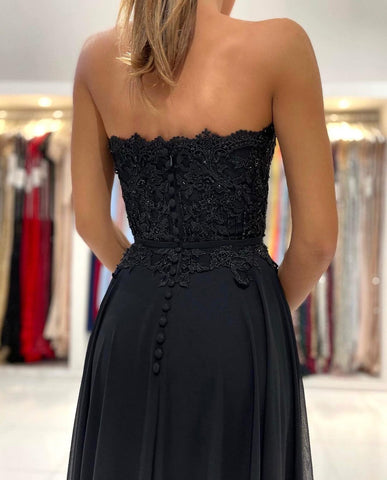 Robe de bal longue noire à décolleté cœur et fente