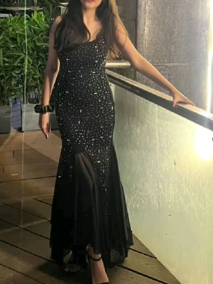 Robe de soirée sirène en tulle noir ornée de perles, modèle Y7857
