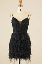Vestido ajustado de lentejuelas para baile de bienvenida con plumas