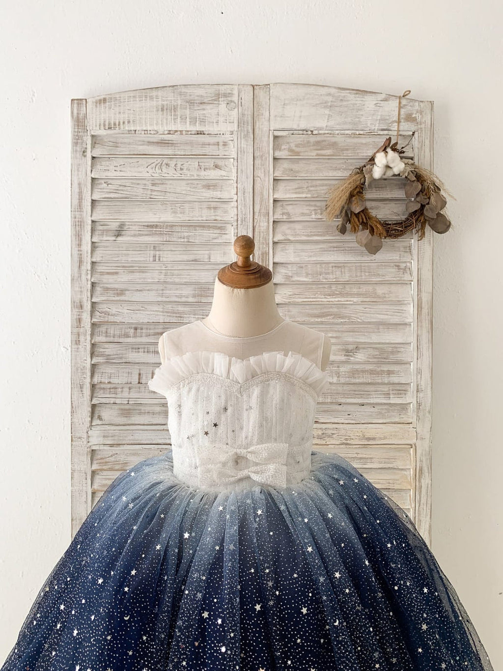 Impresionante vestido de niña azul degradado de tul hasta la rodilla 