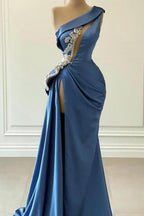 Elegante vestido largo de sirena de satén con un solo hombro y abertura para baile de graduación.
