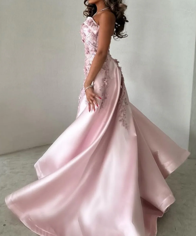 Robe de soirée rose somptueuse sans bretelles en satin ornée d'appliqués, robe de bal de gala Y8427