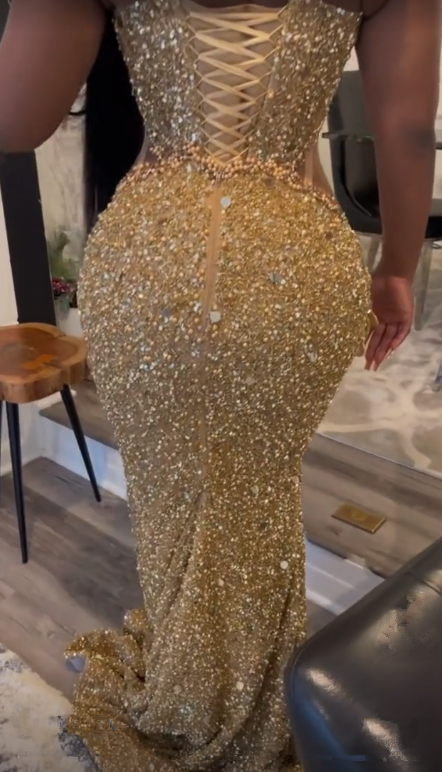 Vestido de noche de sirena con apliques de lentejuelas doradas de lujo Y7880