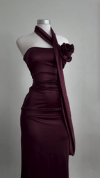 Vestido largo de fiesta burdeos sencillo, sin tirantes, corte recto, modelo Y8511