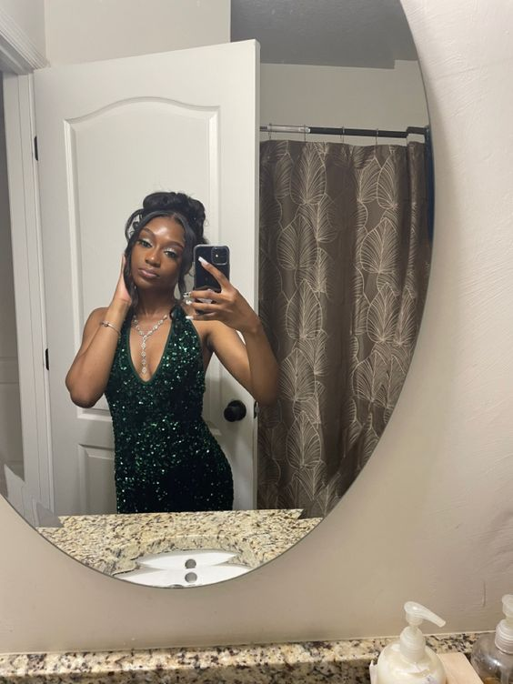 Robe de soirée longue moderne sirène à sequins et col en V Y5913