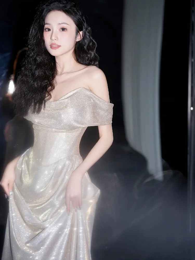 Vestido de noche largo de sirena brillante con hombros descubiertos Y8185