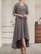 Vestido de corte A, escote en V, asimétrico, de gasa, para la madre de la novia, con lentejuelas y pedrería.