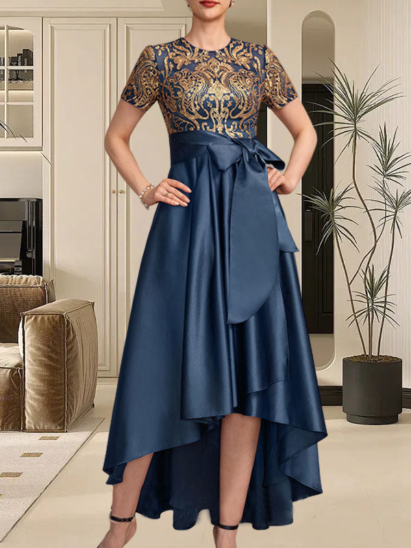Robe de mère de la mariée asymétrique en satin à sequins et dentelle, coupe trapèze, ornée d'un nœud.