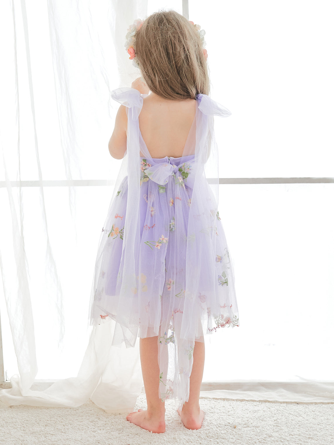 Vestido de niña pequeña de las flores, corte en A, sin mangas, de tul bordado floral. 