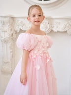 Vestido de niña de las flores de largo midi con mangas abullonadas, hombros descubiertos, apliques florales 3D y tul. 