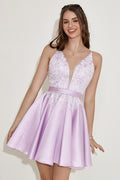 Vestido de fiesta de bienvenida de satén morado con cuentas y apliques