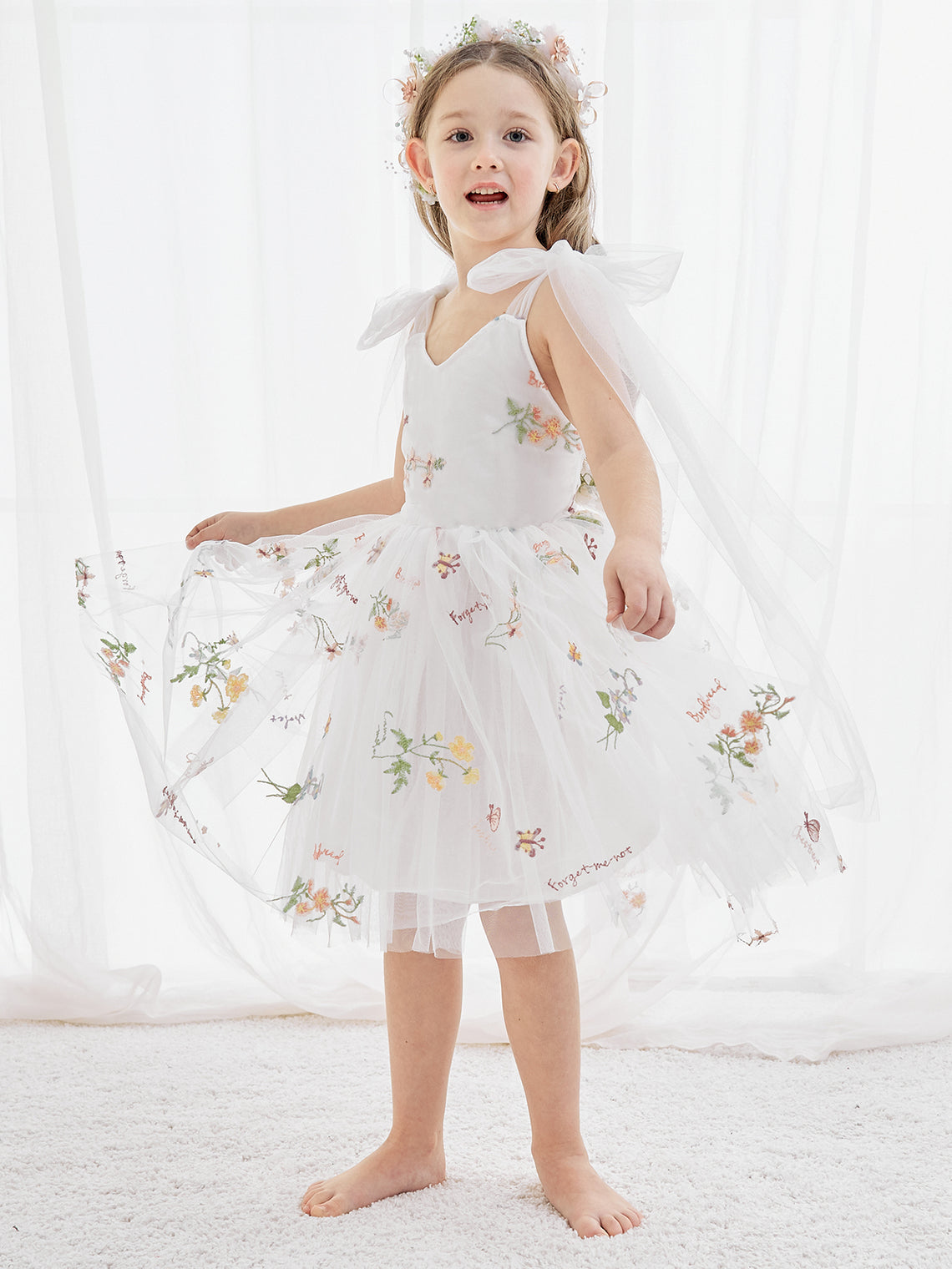 Vestido de niña pequeña de las flores, corte en A, sin mangas, de tul bordado floral. 
