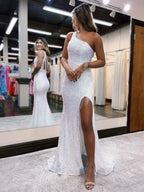 Adelina | Vestido de fiesta de sirena con lentejuelas, un solo hombro y borlas