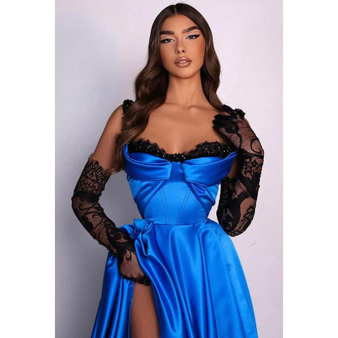 Vestido largo de fiesta de satén corte A con escote corazón y cuentas, con abertura en el muslo