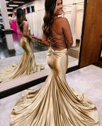 Elegantes vestidos largos de sirena con escote en V y espalda descubierta para bailes de graduación