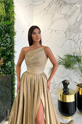 Robe de bal rouge asymétrique longue, coupe trapèze, fendue