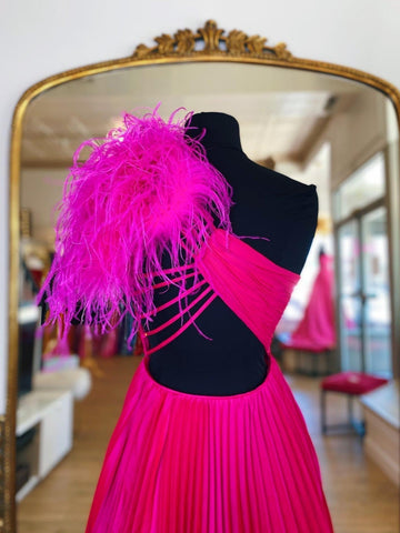 Robe de bal trapèze plissée asymétrique en taffetas