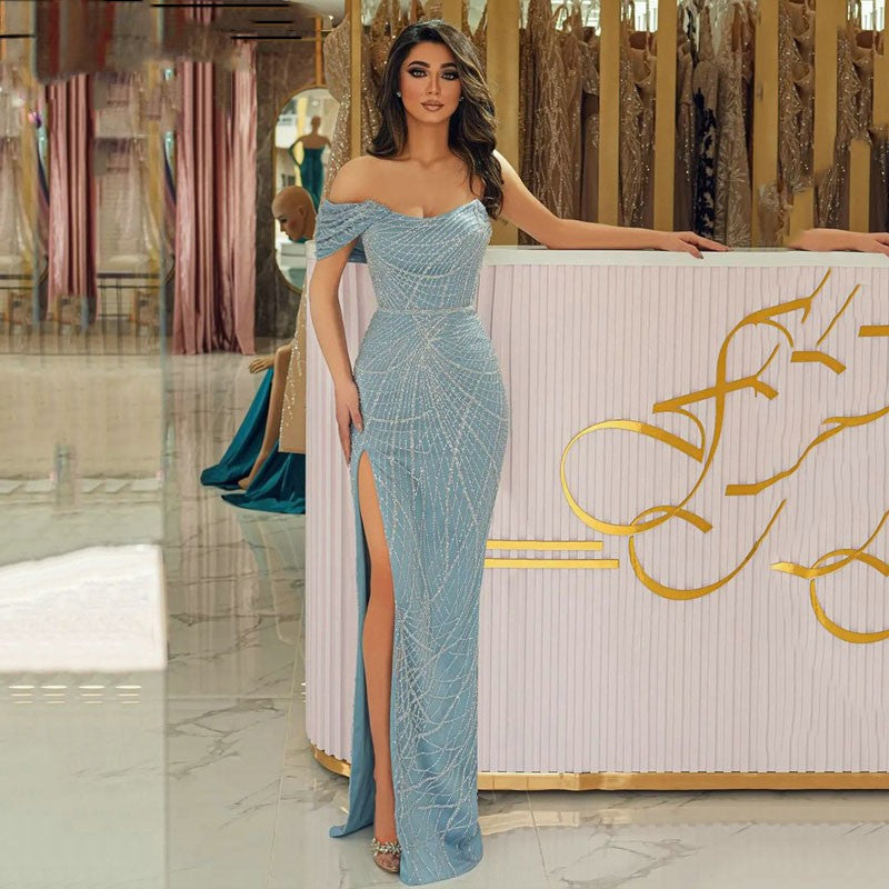 Robes de soirée sirène bleu clair élégantes et sexy 2025, asymétriques, fendues sur la poitrine, sur mesure.