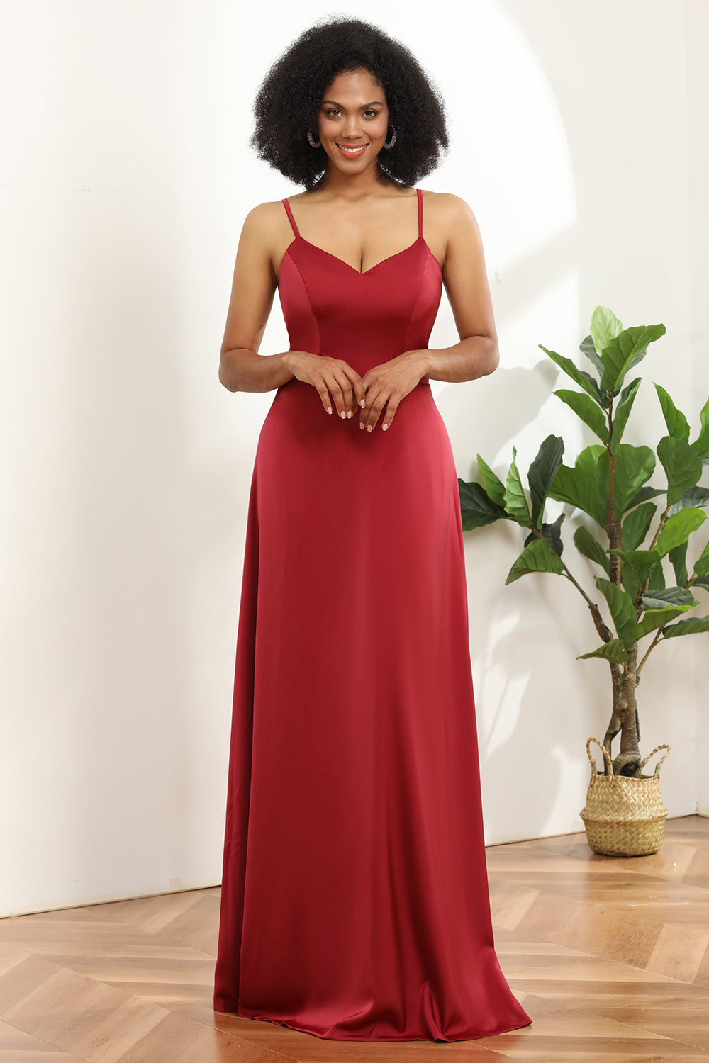 Vestido de dama de honor de satén con espalda de cordones