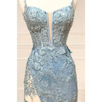 Robe de bal longue à bretelles spaghetti et paillettes avec fente