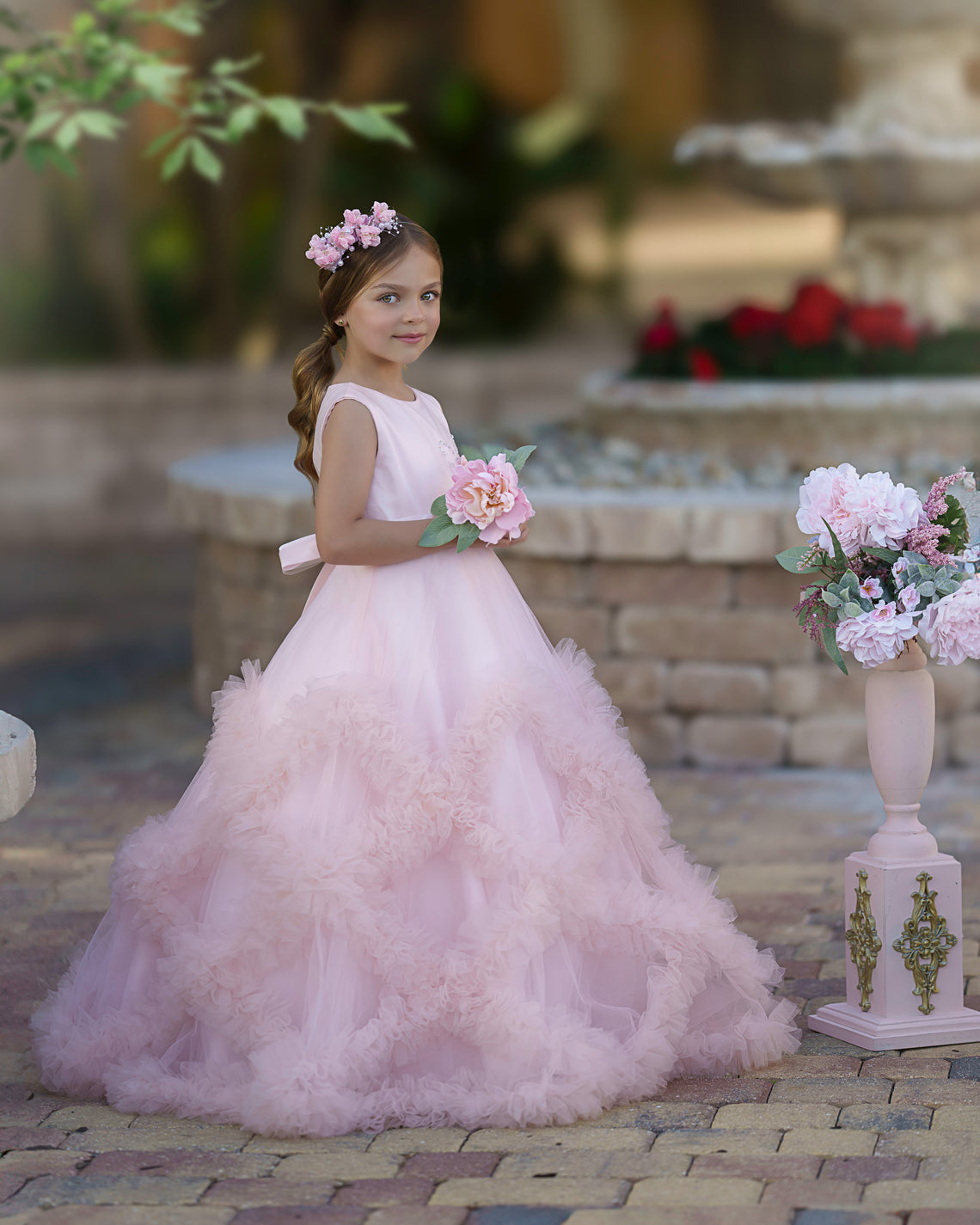 Vestido de niña de las flores de corte A, de satén y tul, hasta el suelo, con volantes en cascada. 