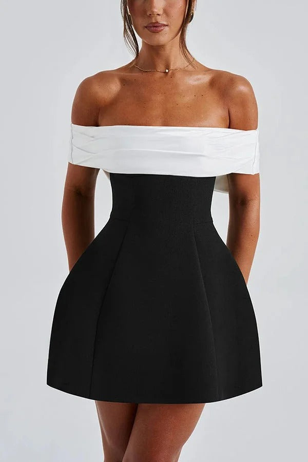 Robe courte sexy à épaules dénudées et ornée d'un nœud contrasté 