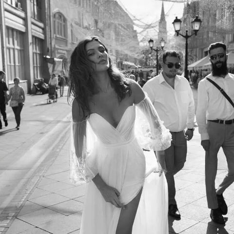 Robe de mariée bohème sur mesure en mousseline et dentelle, style vintage, fendue sur le côté, robe de mariée sexy pour la plage, mariage pas cher