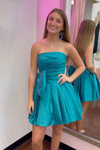 Vestido de fiesta plisado sin tirantes de corte en A con lazo