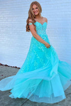 Robe de bal épaules dénudées avec appliques