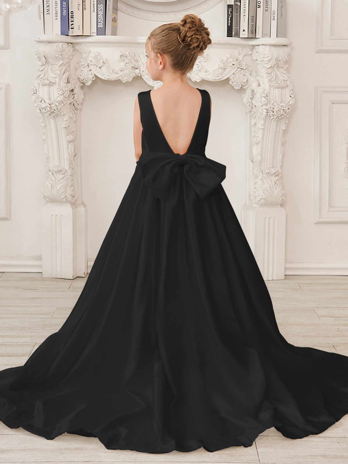 Vestido de niña de las flores de satén sin mangas, corte princesa, con cola y lazo. 