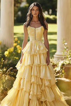 Vestido largo de fiesta sin tirantes de corte en A, amarillo claro con volantes