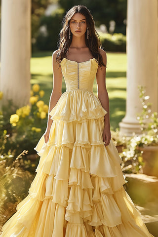 Robe de bal longue jaune clair à volants et sans bretelles, coupe trapèze