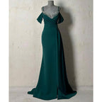 Robe de soirée formelle à plis perlés, à bretelles dénudées et fourreau/colonne 