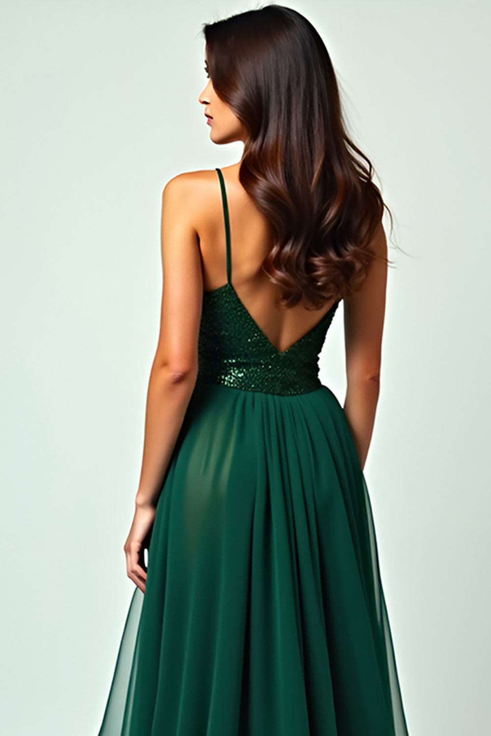 Vestido largo de fiesta verde oscuro con volantes y corte en A con abertura