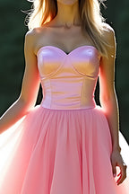 Vestido largo de fiesta rosa con escote corazón y corte en A