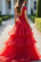 Vestido largo de fiesta rojo de encaje con escote en V profundo y falda escalonada en línea A