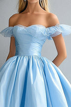 Robe de bal longue bleu ciel à épaules dénudées, décolleté cœur