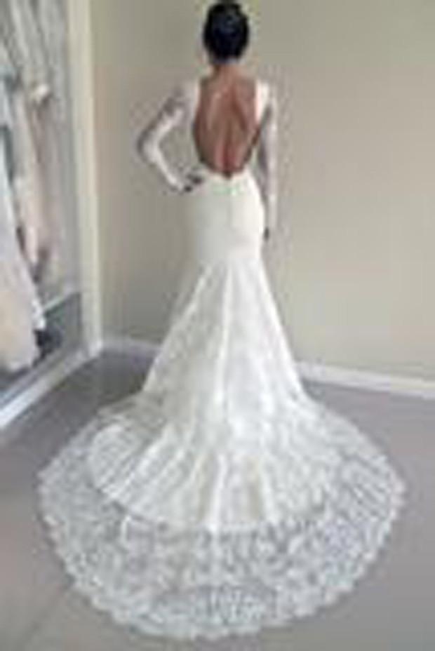 Baoleely White Lace Mermaid Long Sleeve Backless Wedding Dresses with Sweep Train, MW181