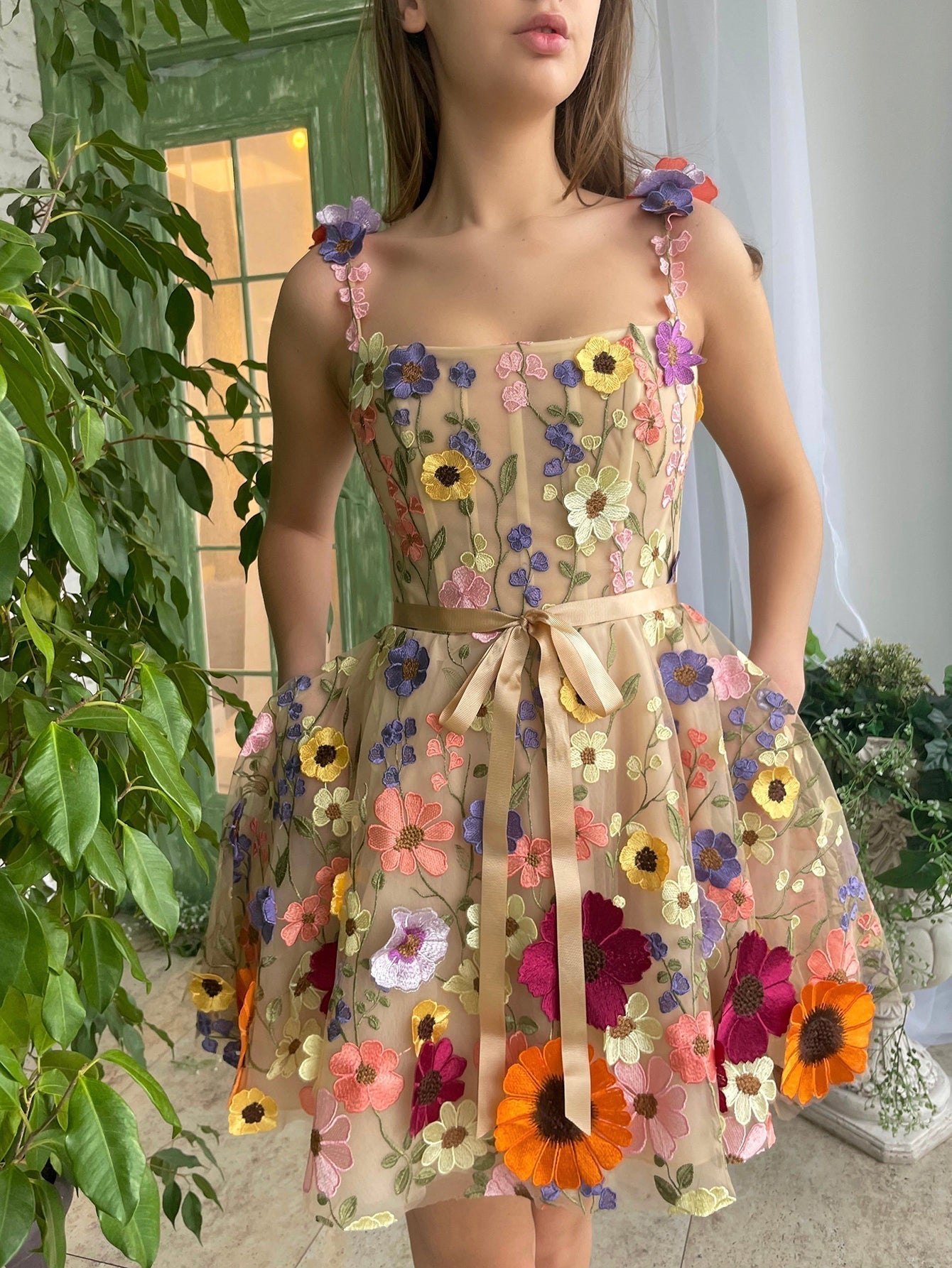 Vestido corto de fiesta de bienvenida con estampado floral en línea A y flores 3D