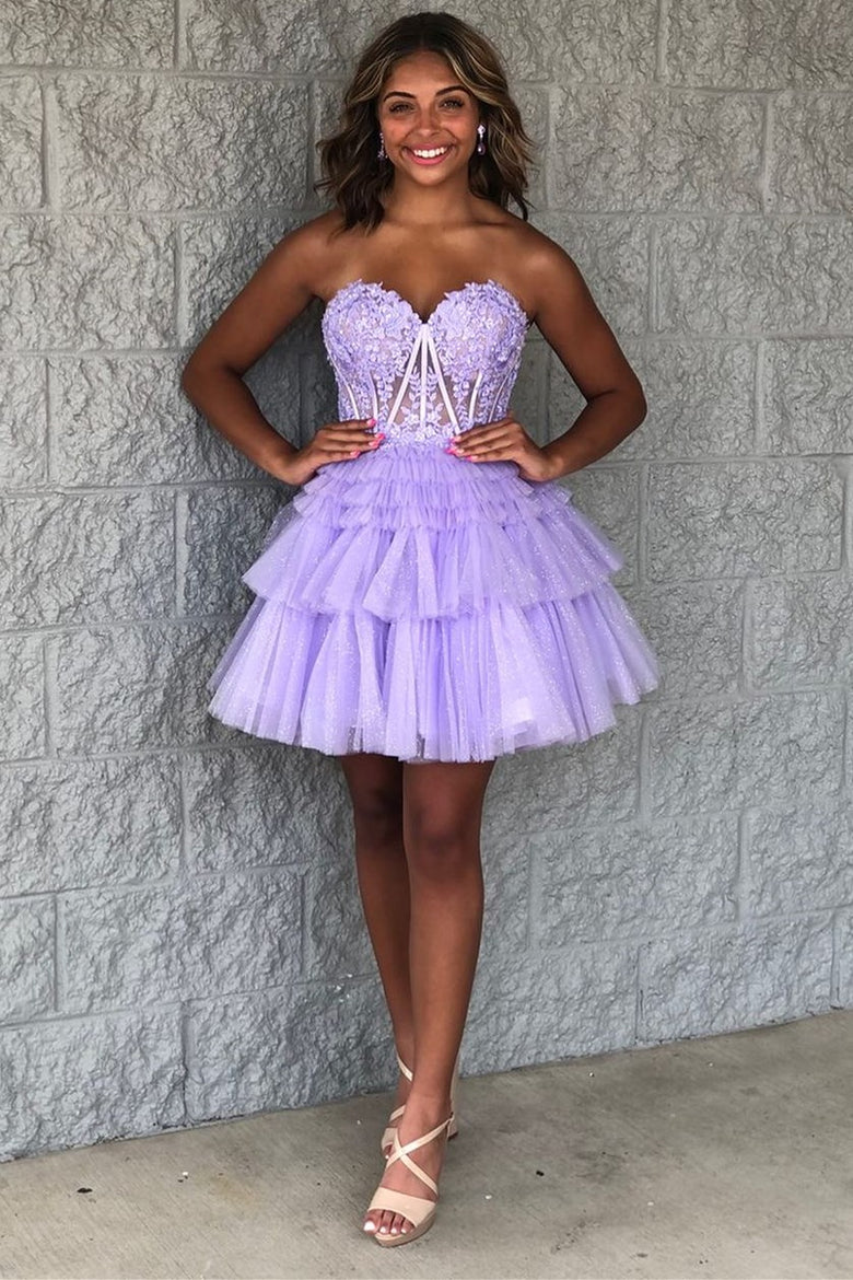Vestido corto de encaje con escote corazón y corte en A para baile de bienvenida