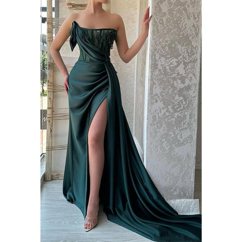Robe de bal longue en satin vert illusion, sans bretelles, avec traîne 