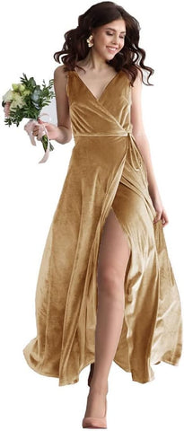 Robe de demoiselle d'honneur longue en velours à col en V et fente, idéale pour un bal de promo ou une soirée formelle. 