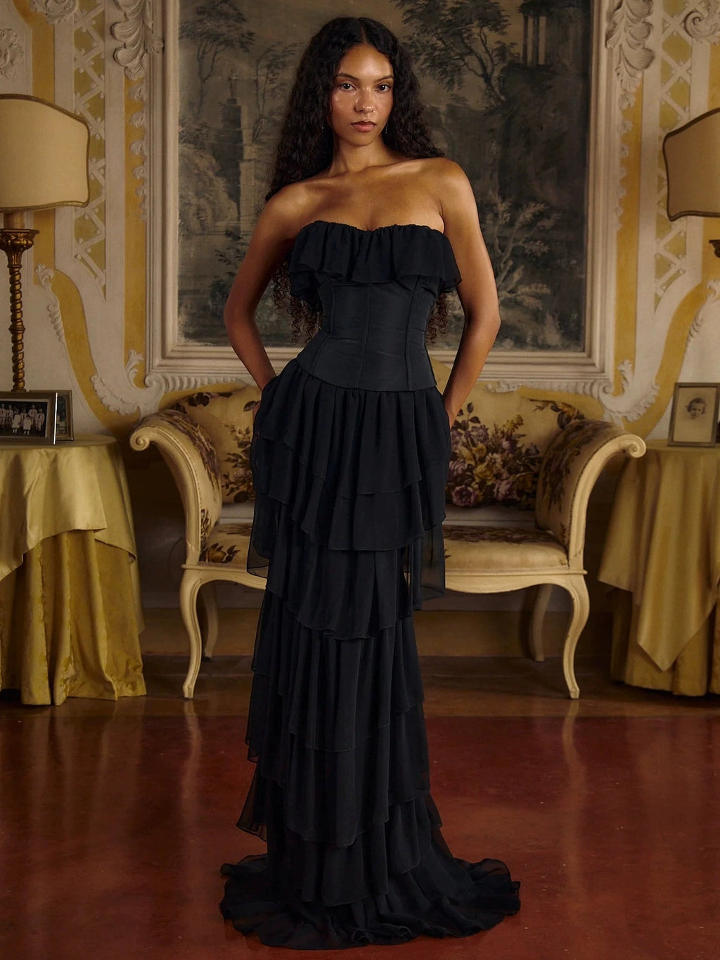 Vestido de noche vintage negro sin tirantes con volantes – Vestido de noche transparente con cintura ceñida para gala y pasarela 