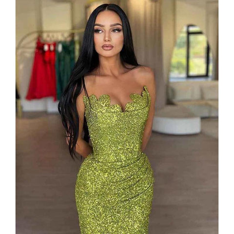 Robe de soirée longue et scintillante à paillettes, coupe fourreau/colonne 